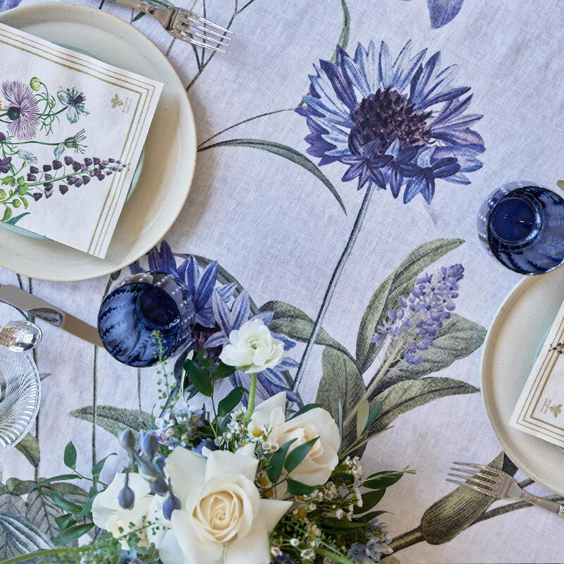 Tischdecke - Koustrup & co. - Blue Flower Garden - 145x220cm - 100% Leinen - Design Jim Lyngvild
