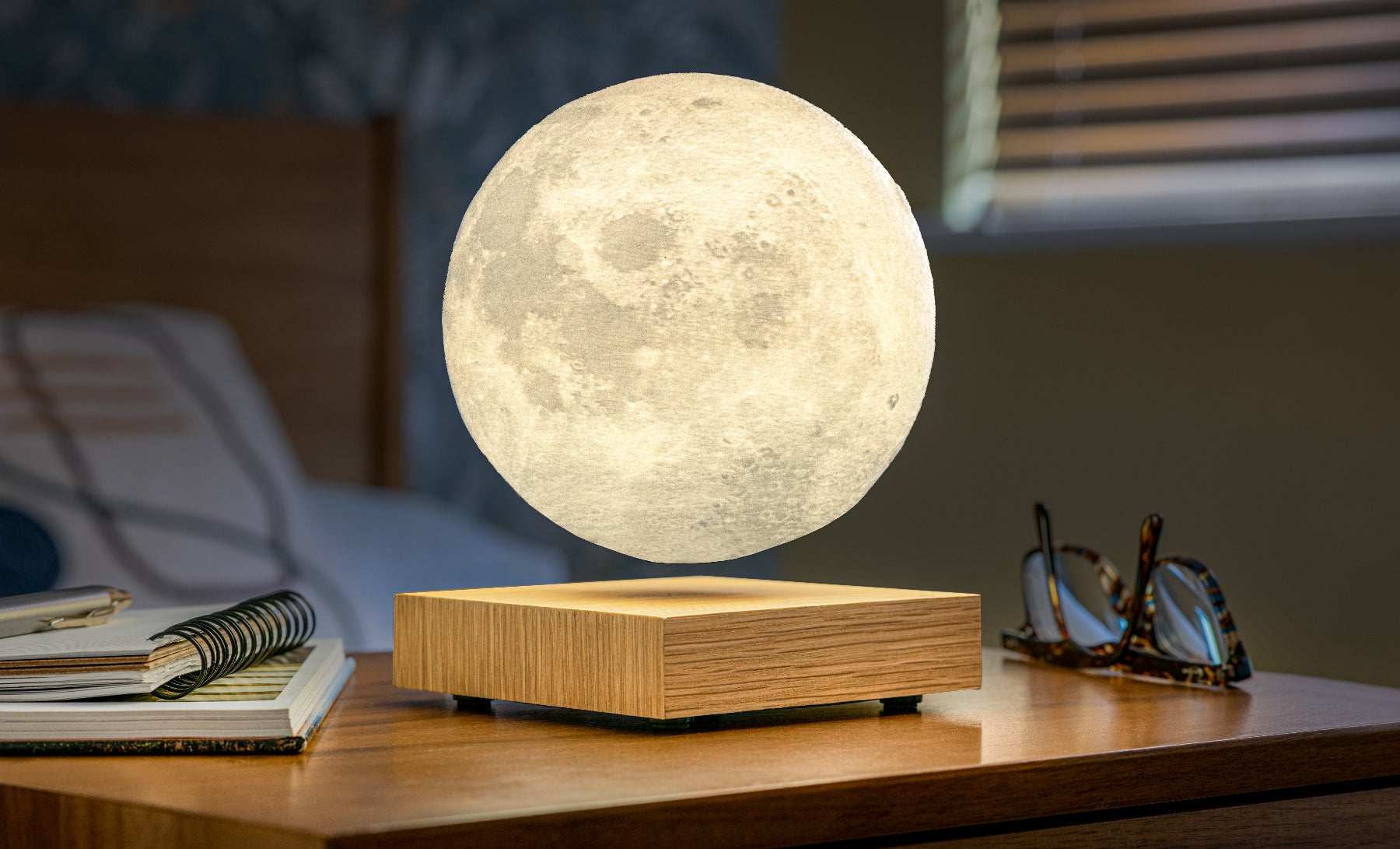 Gingko Design - Smart Moon Lamp