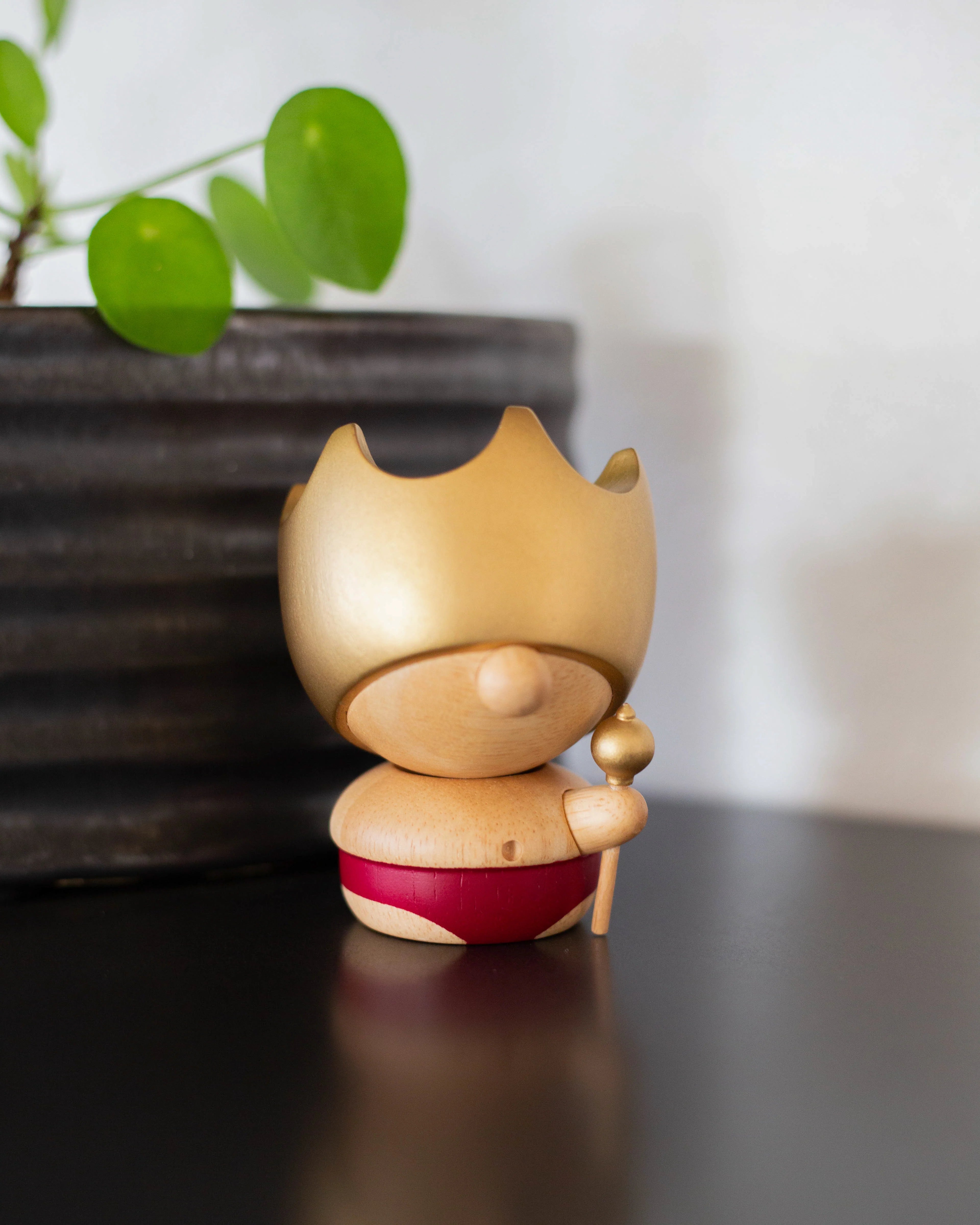 The Emperor's New Clothes – Wooden Figurine from FableWood