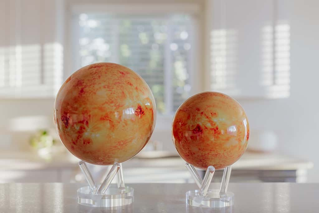 MOVA Globe - Sonne - Rotierender Globus mit Solarantrieb