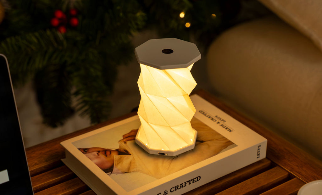 Mini Hexagon Twist Lamp – Elegant LED Design in Solid Wood