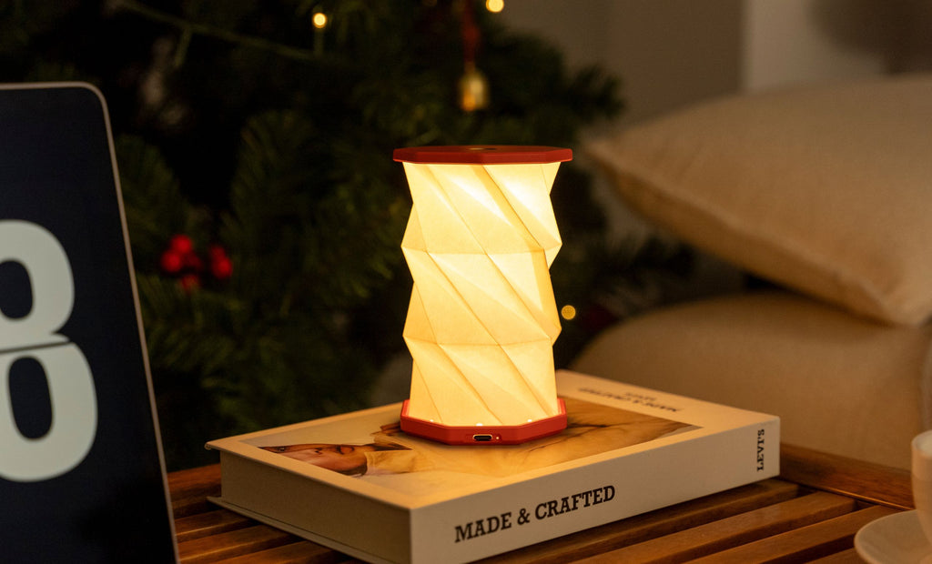 Mini Hexagon Twist Lamp – Elegant LED Design in Solid Wood