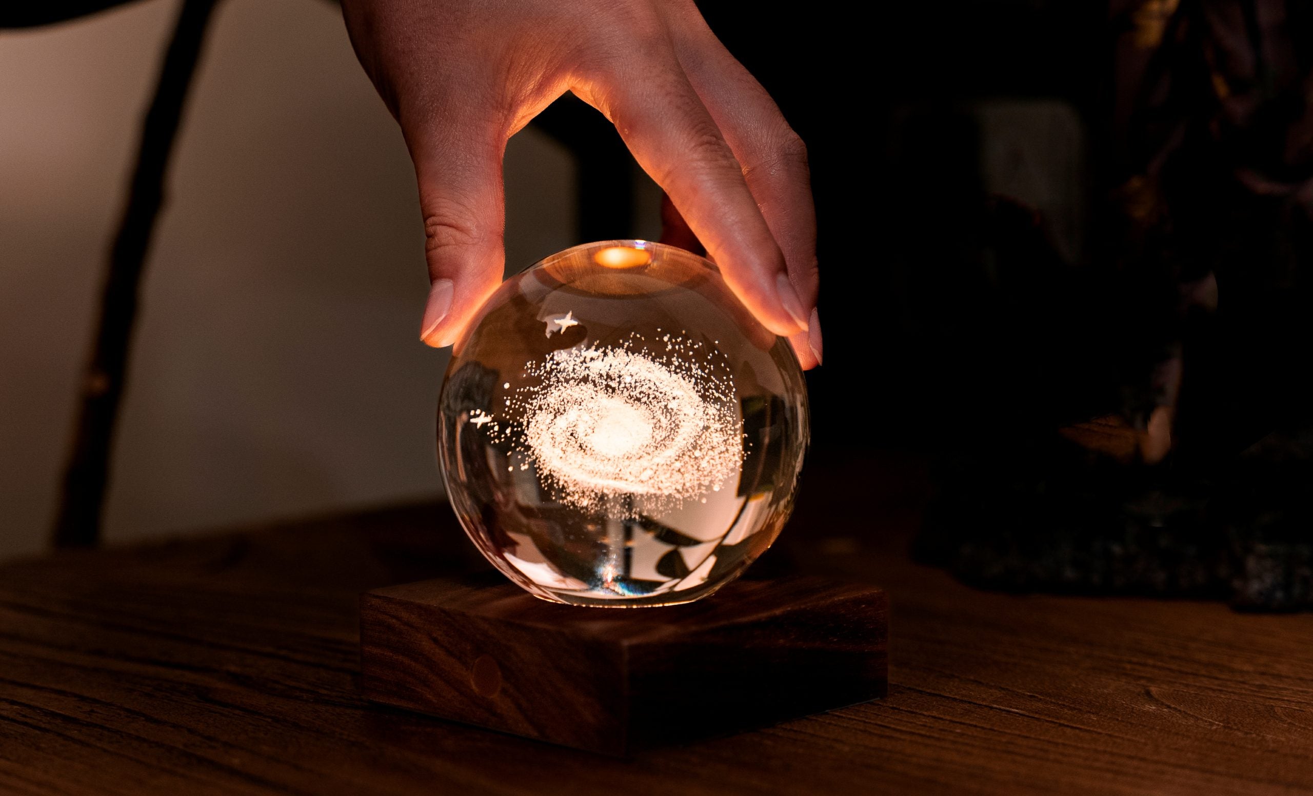 Gingko Design - Amber Crystal Light – dekorative LED-Kristallleuchte
