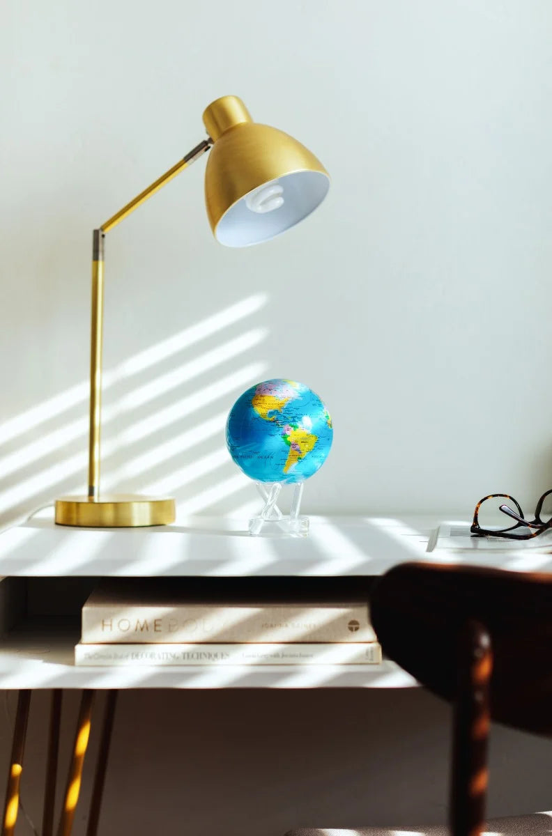 MOVA Globe - Rotierender Globus, angetrieben durch Solarzellen - Erde - Blaue politische Karte