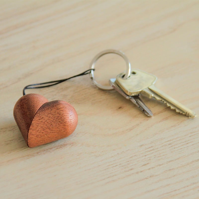 FableWood heart keyring mahogany