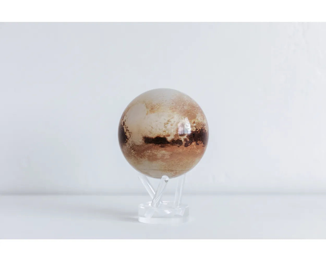 MOVA Globe - Pluto - Rotierender Globus, angetrieben von Solarzellen