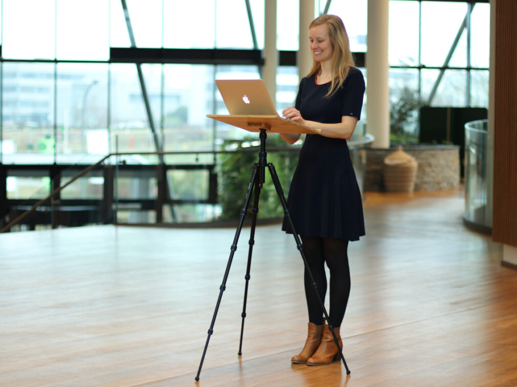 NotaDesk Elsewhere – m/verstellbarem Ständer