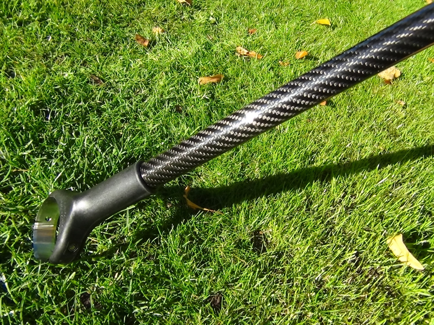 Ringhakke - Ergonomisk lugejern - Kulfiber - Haveredskabernes Ferrari - Bloxbjerg Design