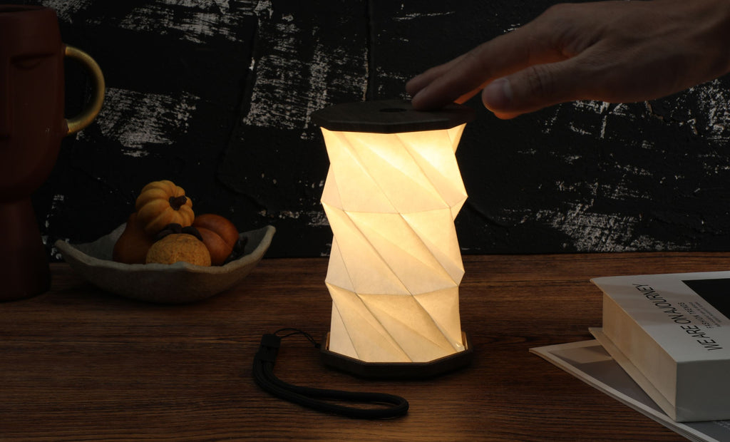 Mini Hexagon Twist Lamp – Elegant LED Design in Solid Wood