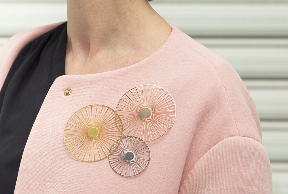 Magnetic brooch - Solar - large