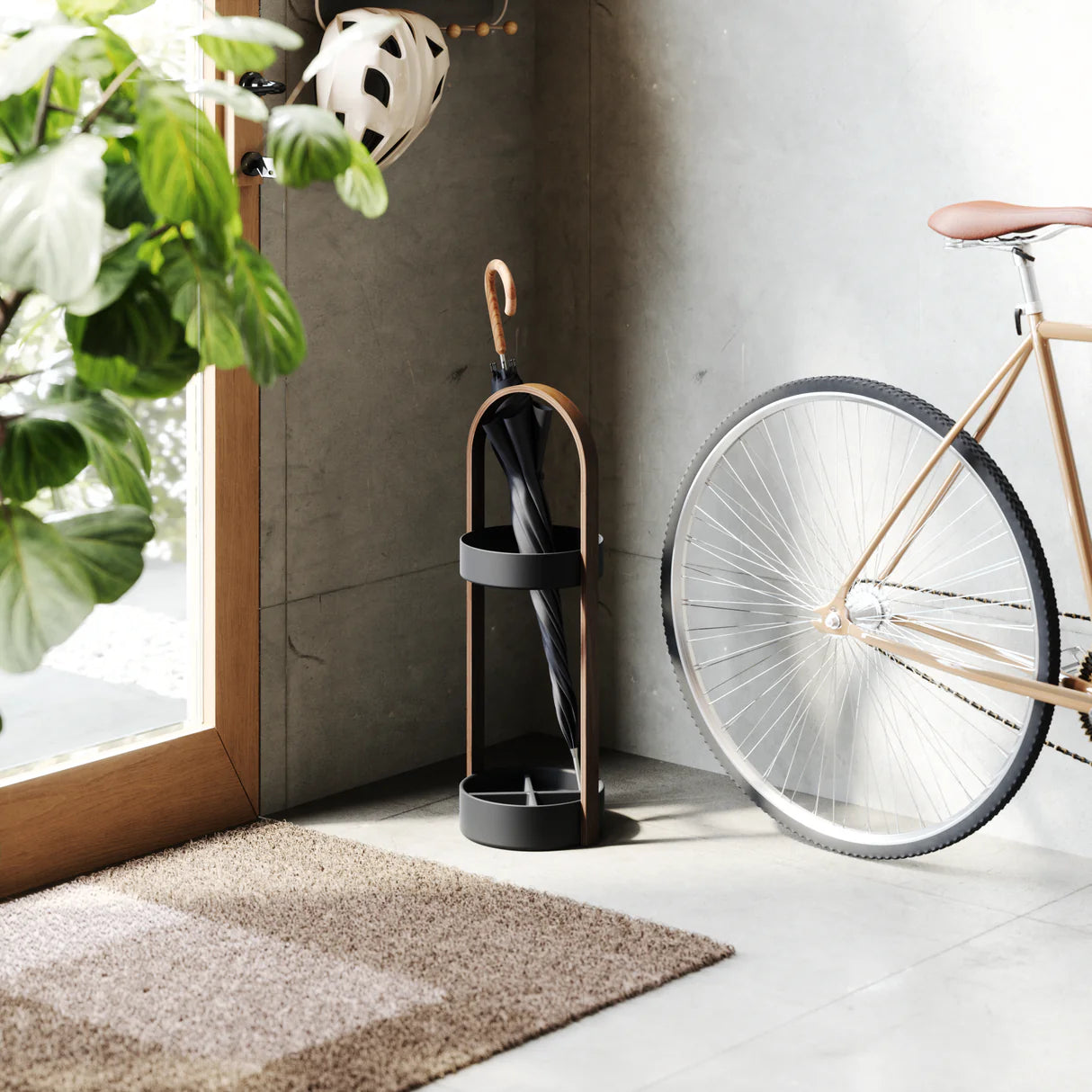 Paraplyholder - Bellwood - Stativ til både paraplyer og taskeparaplyer - Umbra