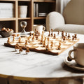 Umbra -  Wobble Chess Set – Skakspil med bevægelse og elegance