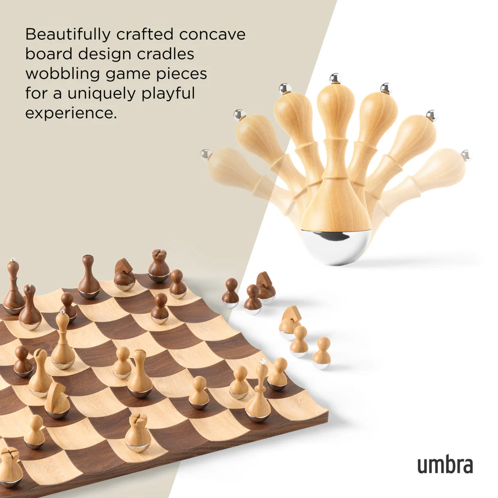 Umbra -  Wobble Chess Set – Skakspil med bevægelse og elegance