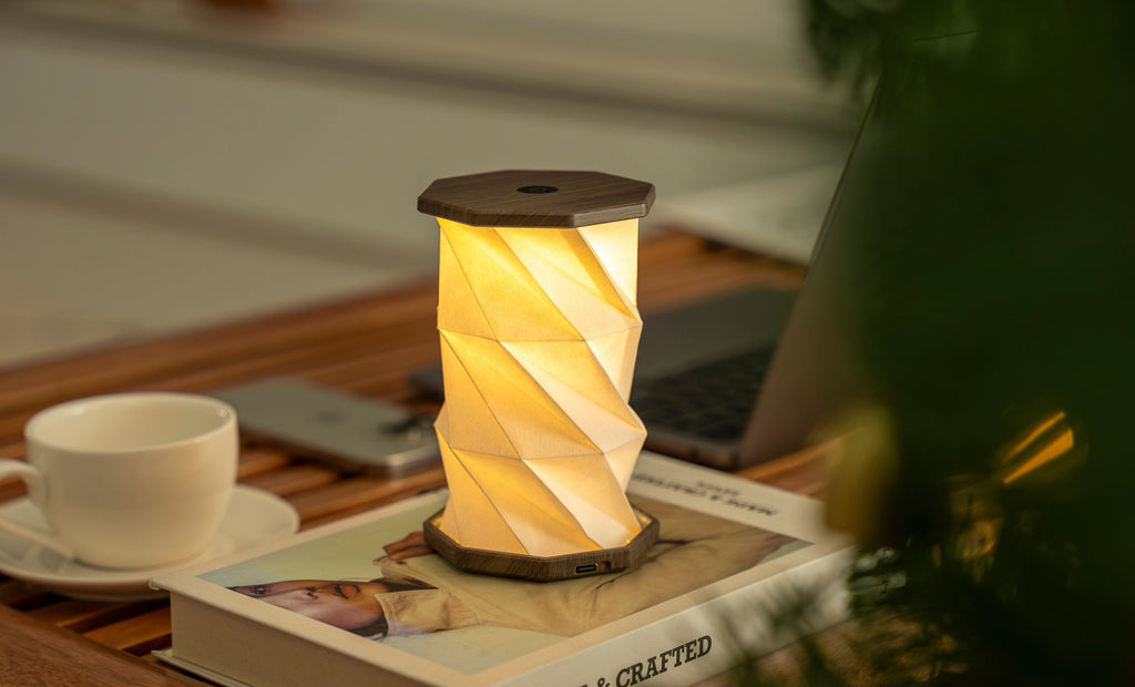 Mini Hexagon Twist Lamp – Elegant LED Design in Solid Wood